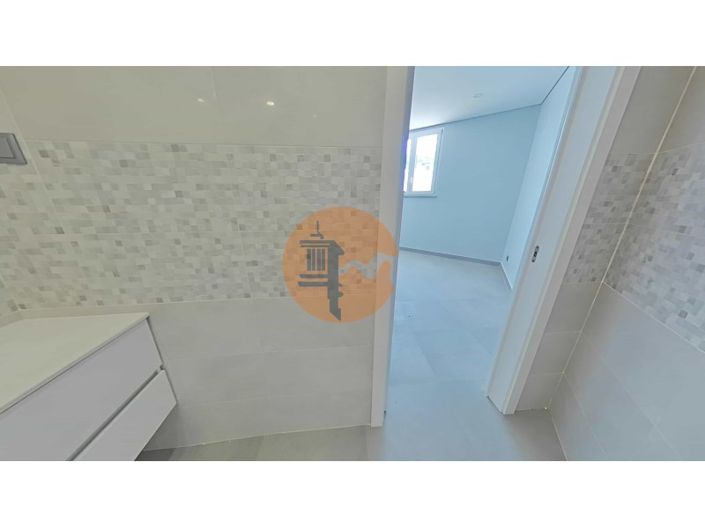 Image No.56-5 Bed House for sale