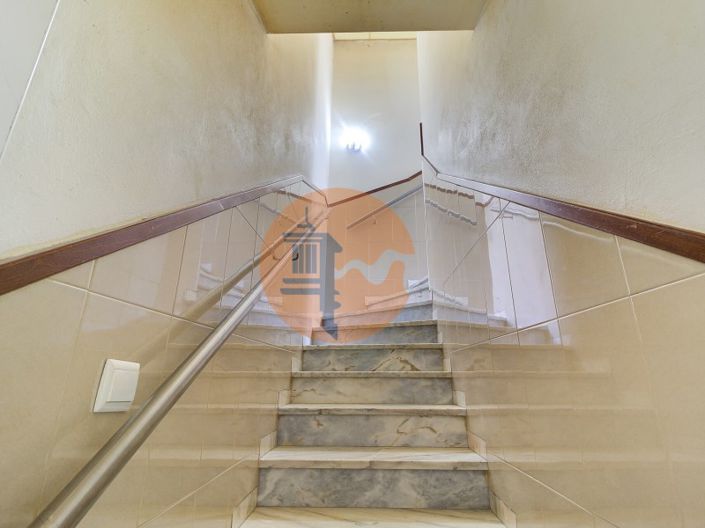 Image No.15-2 Bed Commercial for sale