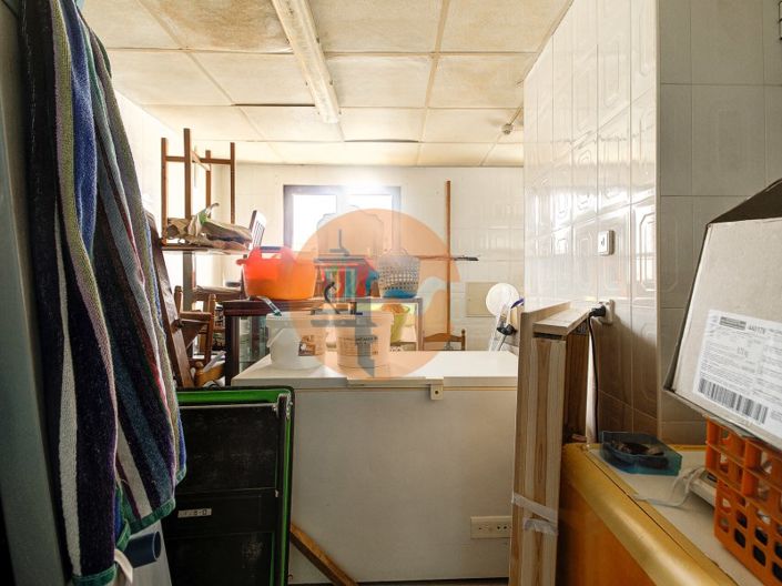 Image No.18-2 Bed Commercial for sale