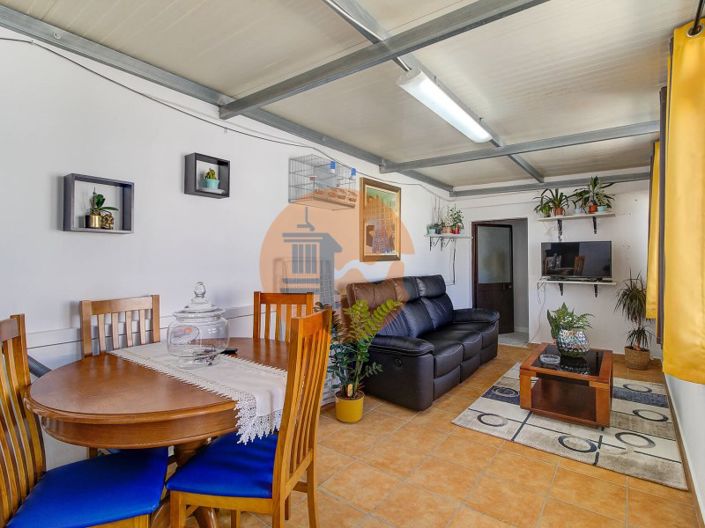 Image No.32-2 Bed Commercial for sale