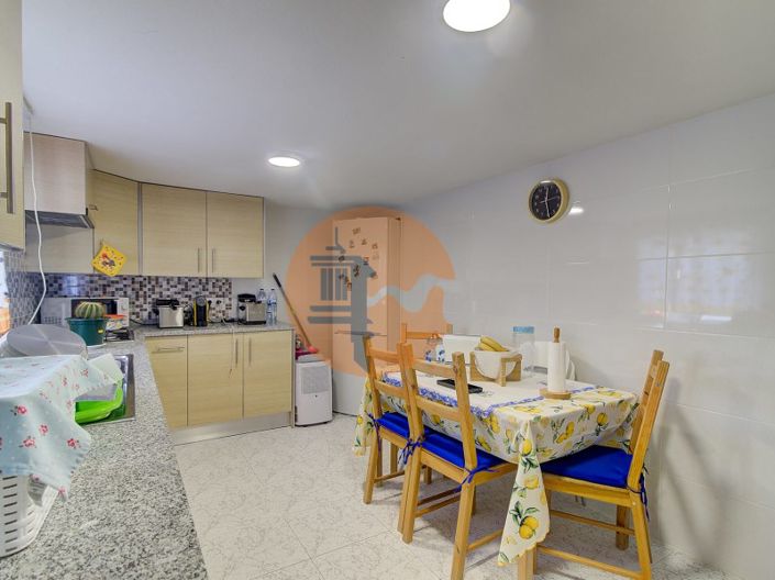 Image No.34-2 Bed Commercial for sale