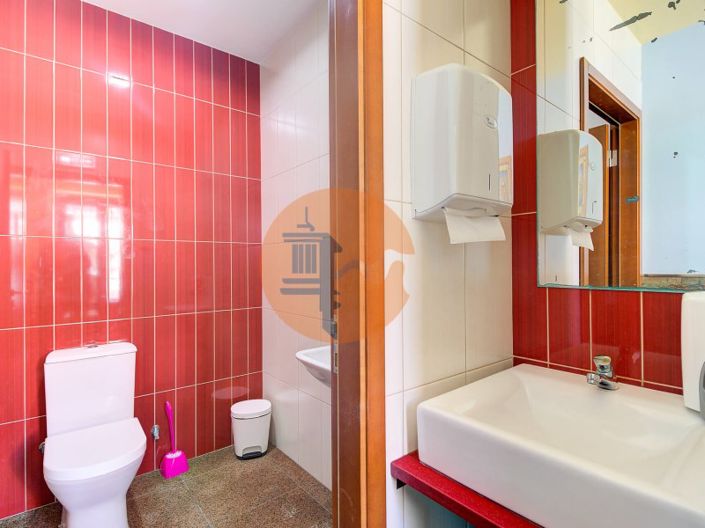 Image No.7-2 Bed Commercial for sale