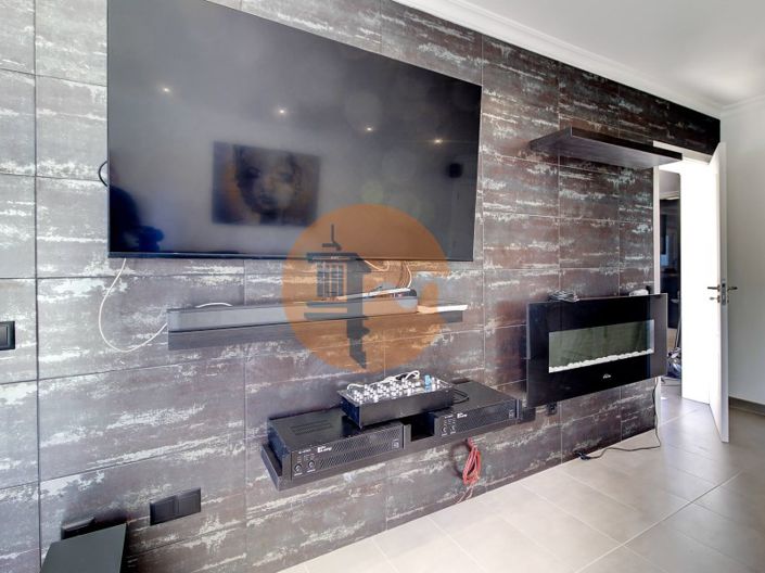 Image No.11-4 Bed House for sale