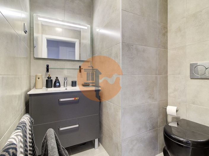 Image No.12-4 Bed House for sale