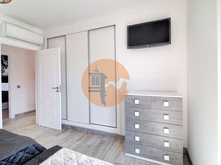 Image No.30-4 Bed House for sale