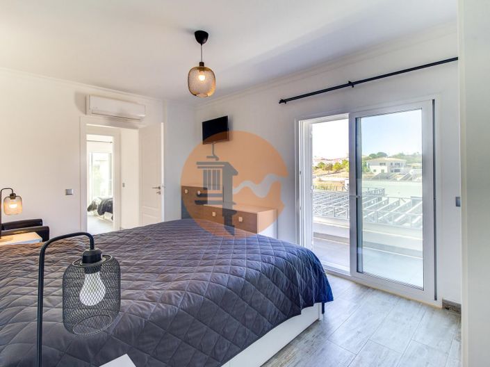 Image No.37-4 Bed House for sale