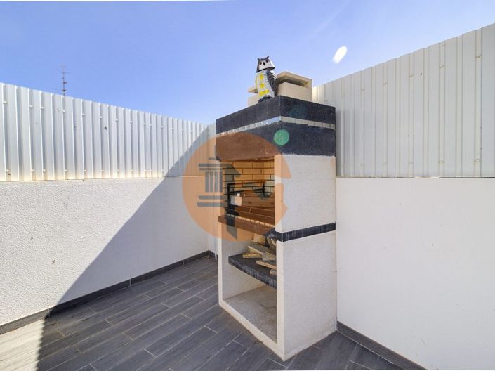 Image No.42-4 Bed House for sale