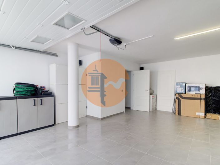 Image No.49-4 Bed House for sale