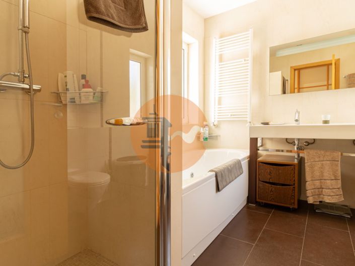 Image No.14-3 Bed House for sale