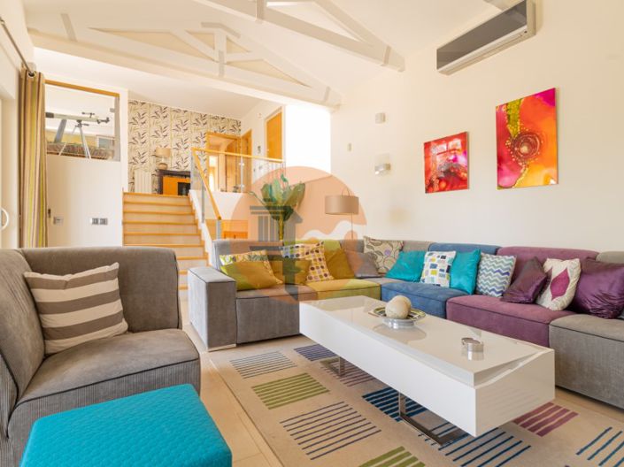 Image No.3-3 Bed House for sale