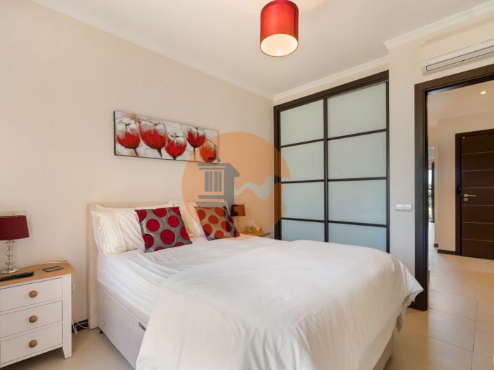 Image No.10-2 Bed Apartment for sale