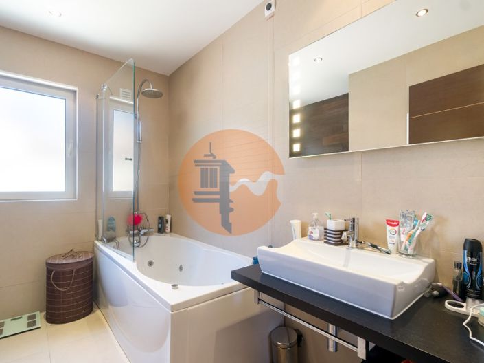 Image No.13-2 Bed Apartment for sale