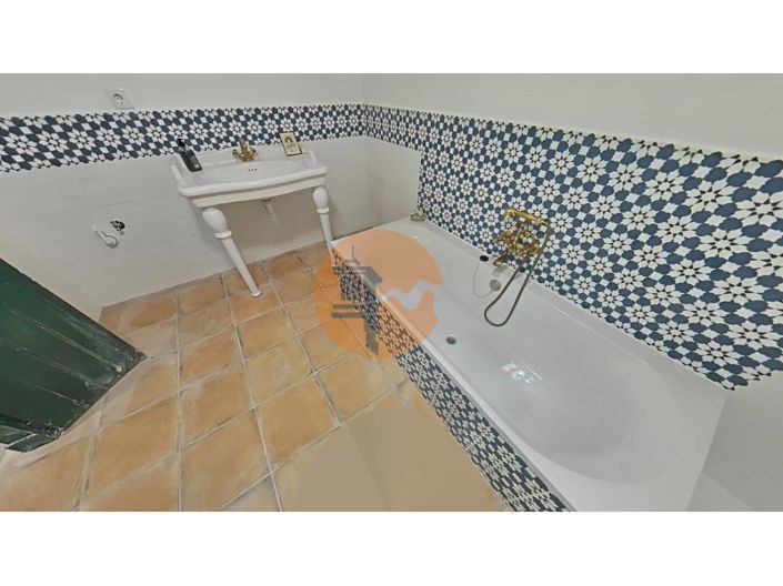 Image No.32-1 Bed House for sale