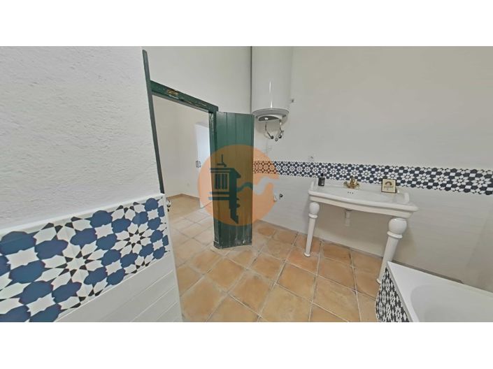 Image No.33-1 Bed House for sale