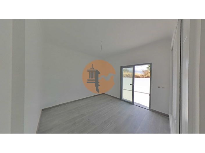 Image No.16-3 Bed House for sale