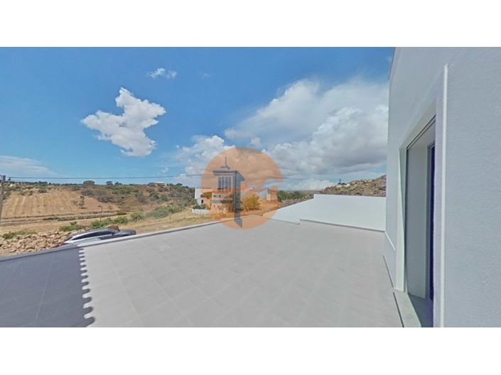 Image No.24-3 Bed House for sale