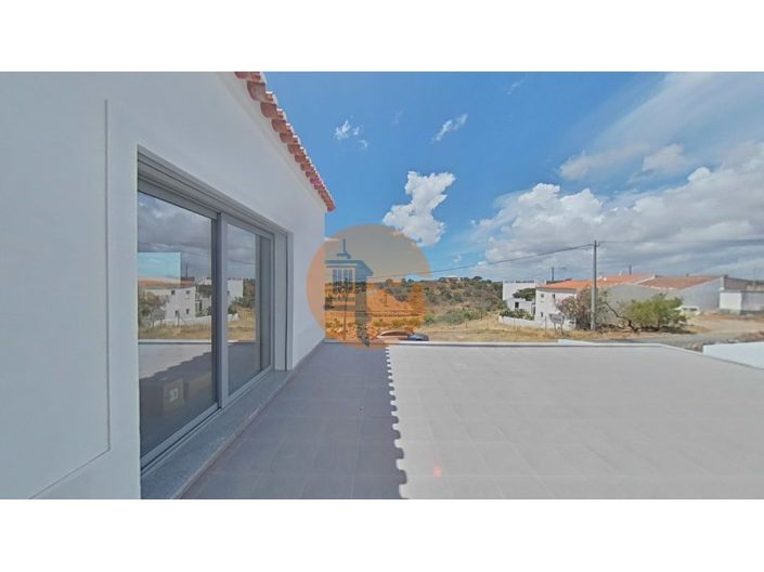 Image No.25-3 Bed House for sale