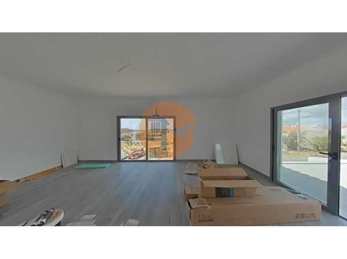 Image No.34-3 Bed House for sale