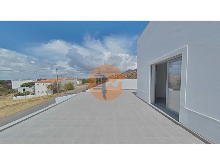 Image No.37-3 Bed House for sale