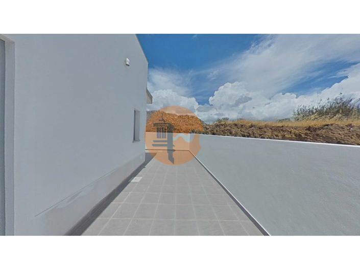 Image No.39-3 Bed House for sale