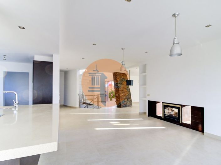 Image No.13-4 Bed House for sale