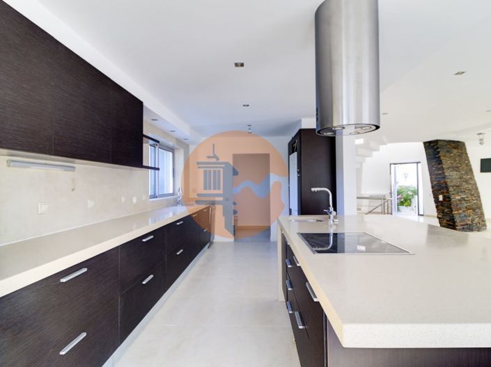 Image No.14-4 Bed House for sale