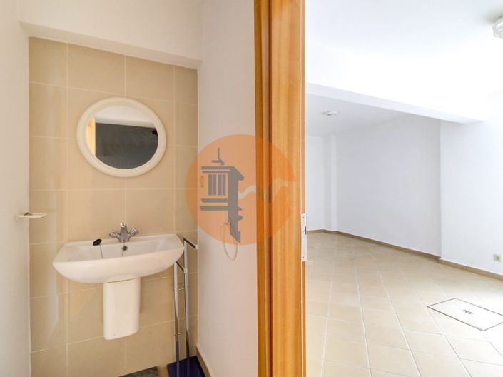 Image No.43-4 Bed House for sale