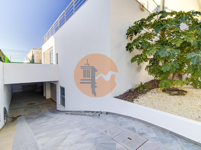 Image No.47-4 Bed House for sale