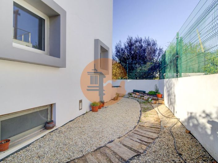 Image No.50-4 Bed House for sale