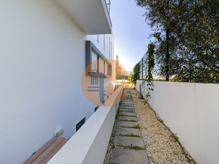 Image No.51-4 Bed House for sale