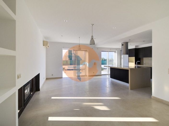 Image No.9-4 Bed House for sale