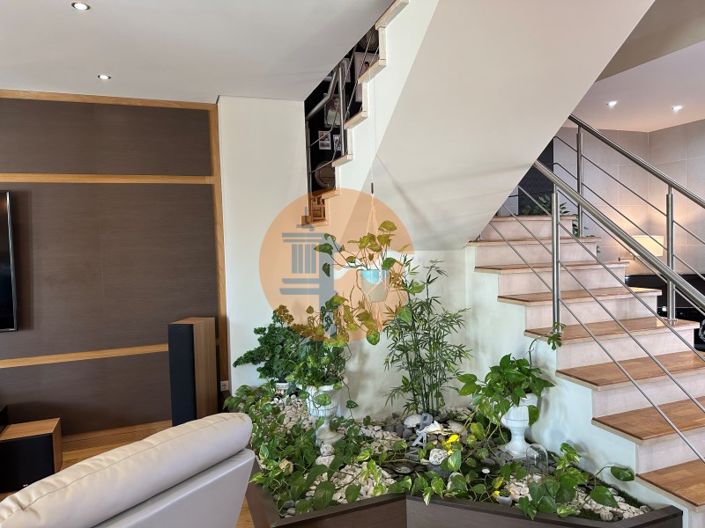 Image No.14-5 Bed House for sale