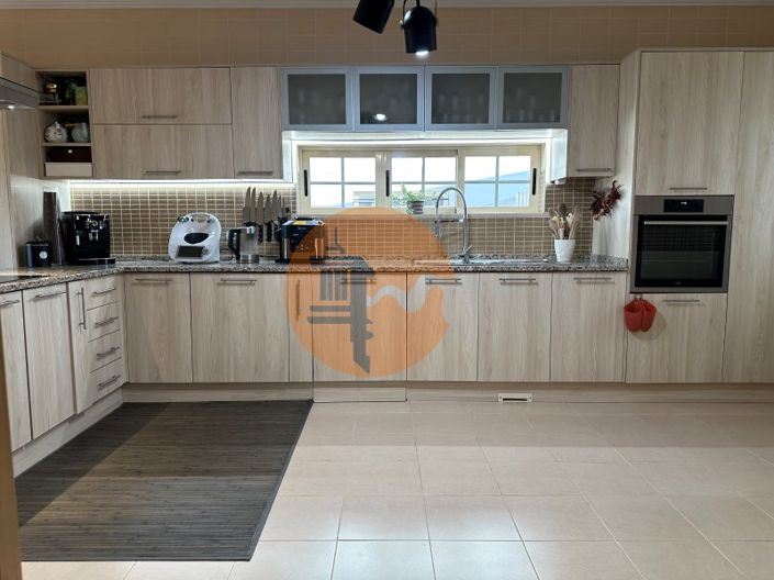 Image No.5-5 Bed House for sale