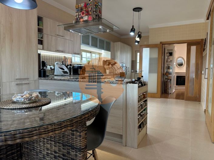 Image No.32-5 Bed House for sale