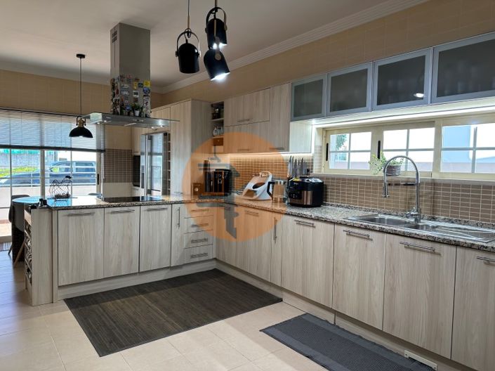 Image No.33-5 Bed House for sale