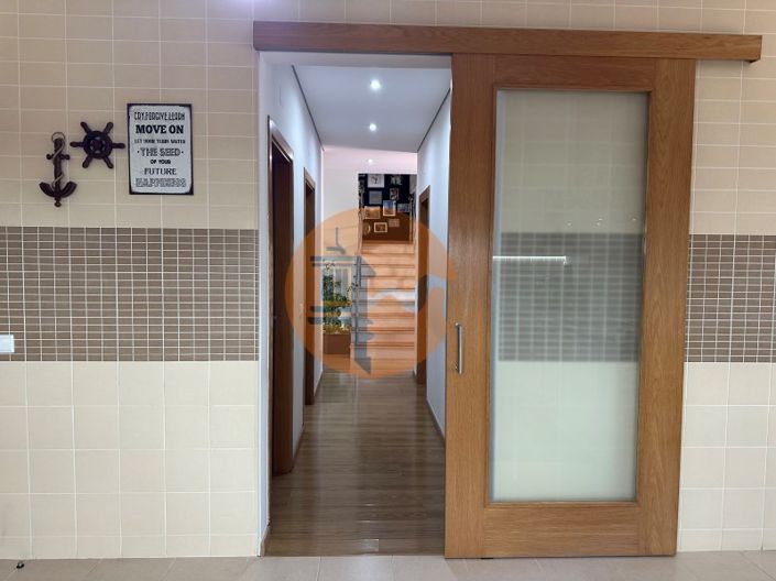 Image No.40-5 Bed House for sale