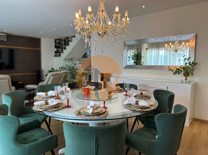 Image No.1-5 Bed House for sale