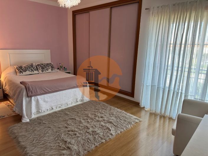 Image No.53-5 Bed House for sale