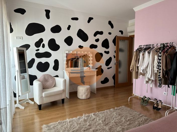 Image No.57-5 Bed House for sale