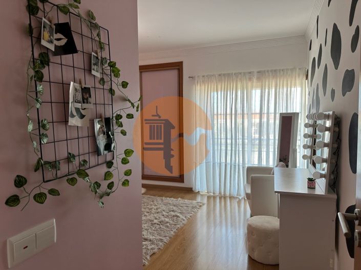 Image No.59-5 Bed House for sale