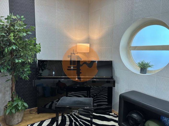 Image No.11-5 Bed House for sale