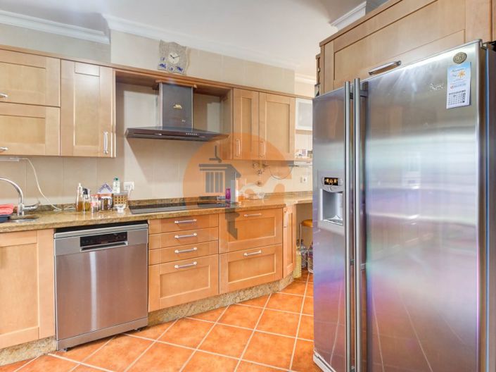 Image No.17-4 Bed House for sale