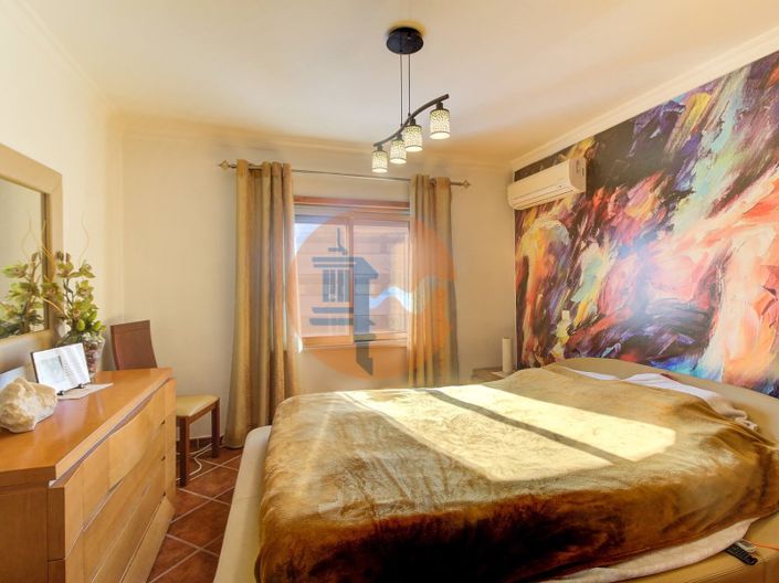 Image No.35-4 Bed House for sale