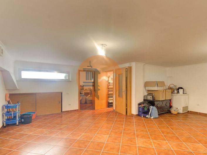 Image No.40-4 Bed House for sale