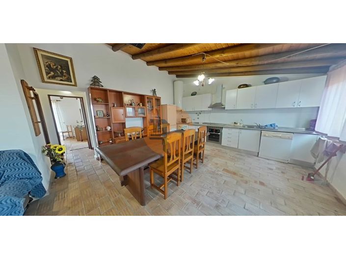 Image No.40-2 Bed House for sale