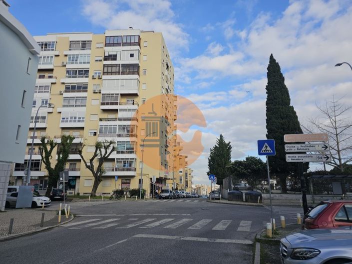 Image No.1-3 Bed Apartment for sale
