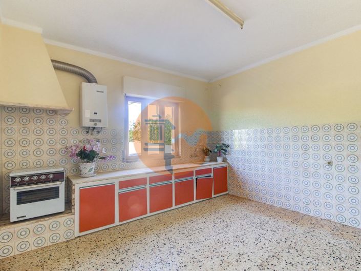 Image No.17-6 Bed Farmhouse for sale