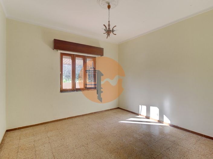 Image No.21-6 Bed Farmhouse for sale