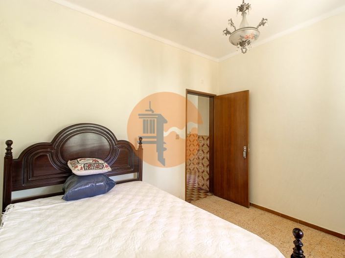 Image No.25-6 Bed Farmhouse for sale