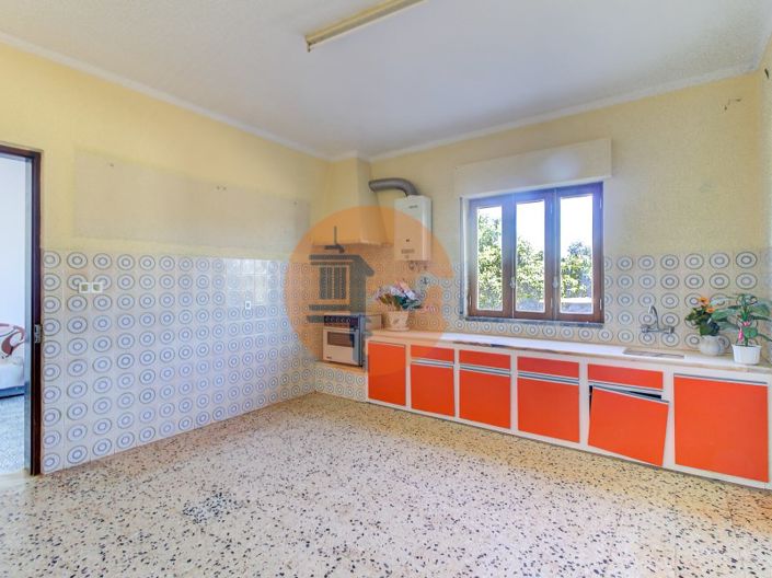 Image No.28-6 Bed Farmhouse for sale